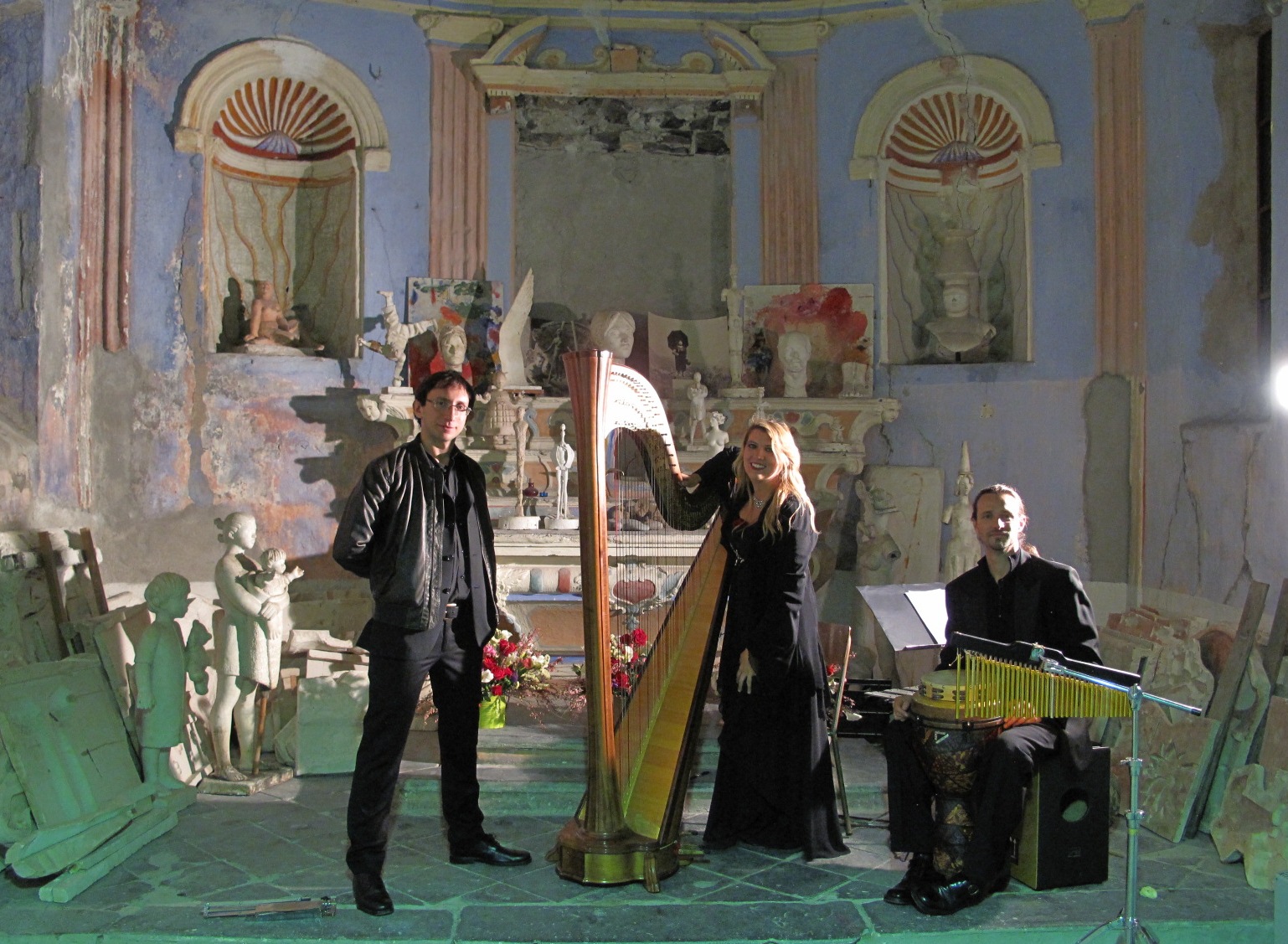 Trio ALCHIMEA Andrea Manco, Sara Terzano, Roberto Mattea FLAUTO, ARPA e PERCUSSIONI